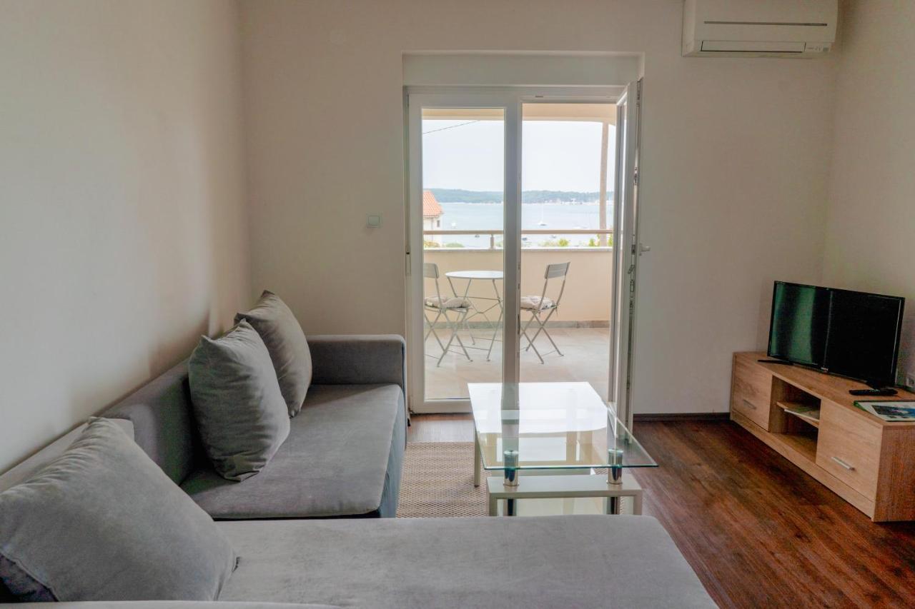 Villa Livi - Luxury Sea View Appartments Medulin Exterior foto